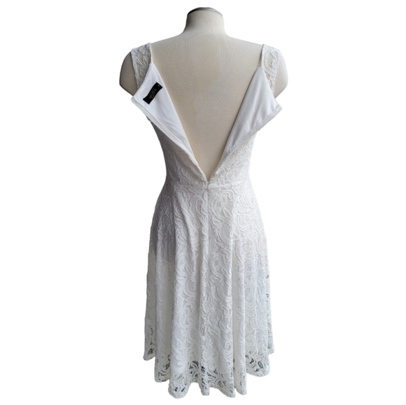 Dressystar | White Lace V-Neck Sleeveless Mid-Length Dress - Picture 4 of 9